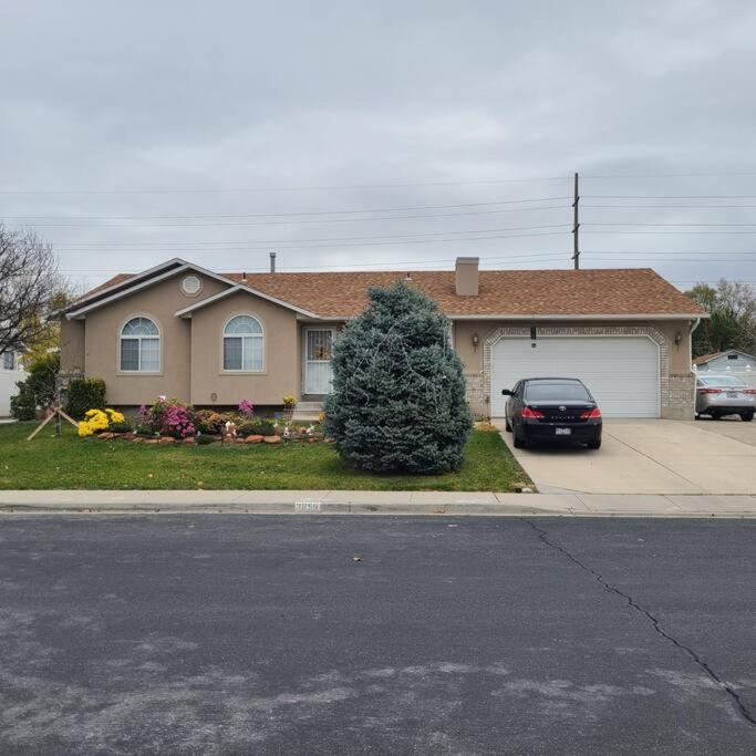 Entire Huge Basement! Fast Wifi! Private Entrance! Βίλα Σολτ Λέικ Σίτι Εξωτερικό φωτογραφία