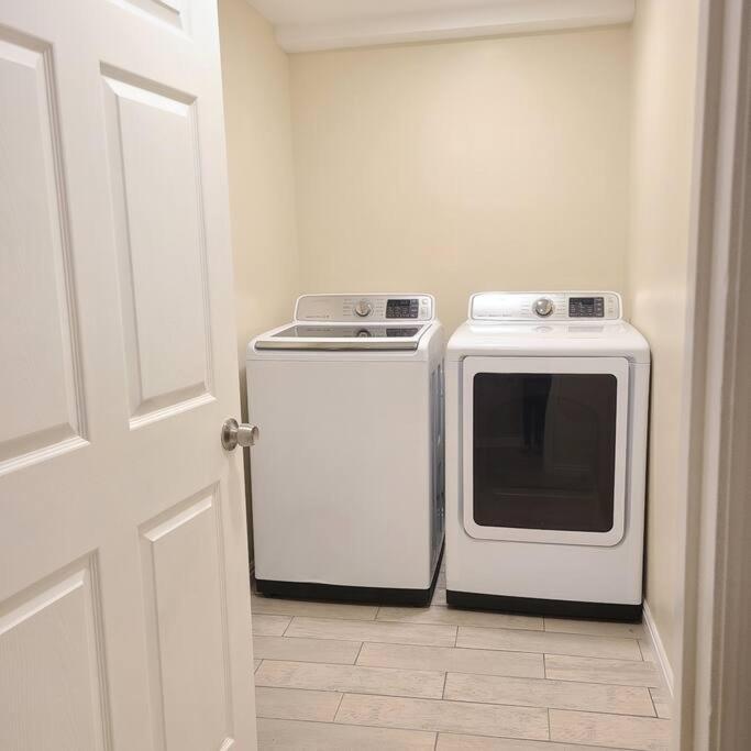 Entire Huge Basement! Fast Wifi! Private Entrance! Βίλα Σολτ Λέικ Σίτι Εξωτερικό φωτογραφία